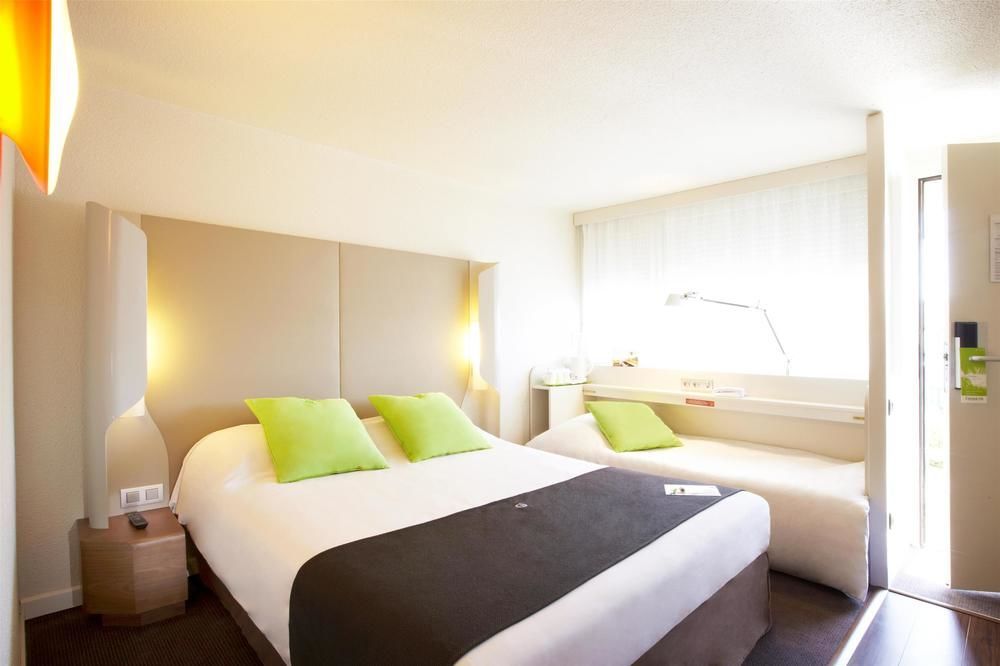 Campanile Geneve - Ferney-Voltaire Hotel Exterior foto